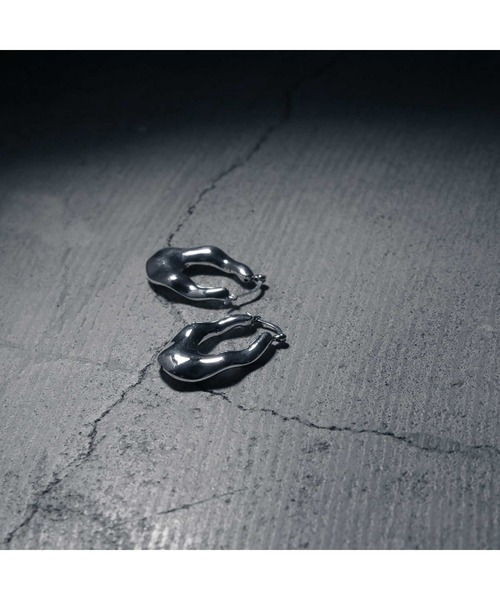 YArKA（ヤーカ）の「【YArKA/ヤーカ】silver925 more nuance U pierce[nui2]/モアニュアンスU型ピアス シルバー925（ピアス（両耳用）・レディース・シルバー・FREE）」の3枚目の写真