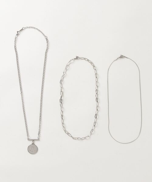 Ree&Mee（リーアンドミー）の「Ree＆Mee アンティーク 3連コイン ネックレス（ネックレス・メンズ・シルバー・FREE）」の4枚目の写真