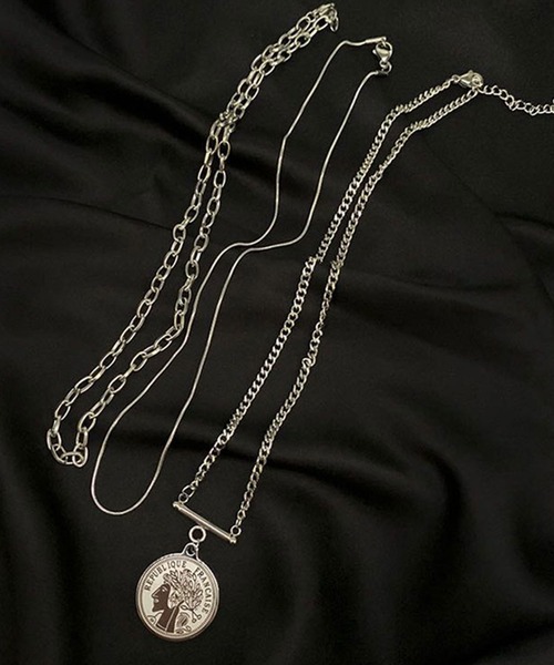 Ree&Mee（リーアンドミー）の「Ree＆Mee アンティーク 3連コイン ネックレス（ネックレス・メンズ・シルバー・FREE）」の7枚目の写真