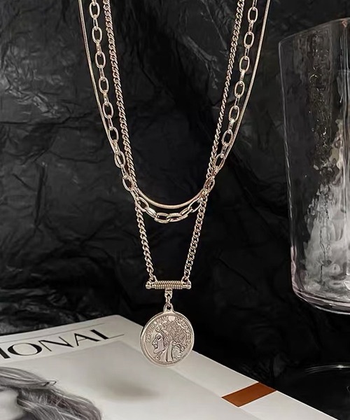 Ree&Mee（リーアンドミー）の「Ree＆Mee アンティーク 3連コイン ネックレス（ネックレス・メンズ・シルバー・FREE）」の6枚目の写真