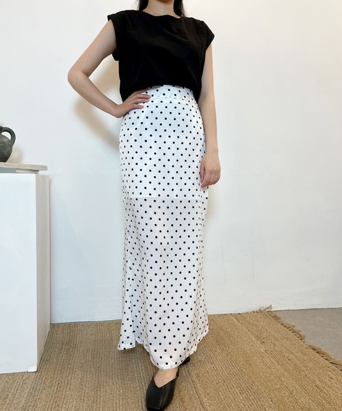 CEMONEMO（セモネモ）の「ドット マーメイド フレアスカート（スカート・レディース・ホワイト/ブラック・FREE）」の4枚目の写真