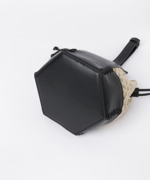 PROTCOL（プロトコル）の「PROTCOL　Hexagon Drawstring Bag（ハンドバッグ・レディース・ブラック系その他/グリーン系その他・FREE）」の14枚目の写真