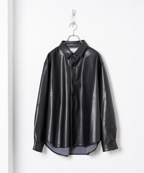 Alcindor Materials(アルシンダーマテリアルズ)の「imitation relax shirts-leather-/イミテーションリラックスシャツ-レザー-(シャツ/ブラウス・メンズ・ブラック/ベージュ・MEDIUM/LARGE)」の2枚目の写真