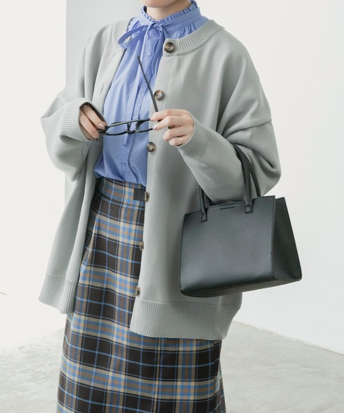 BONLECILL(ボンルシール)の「2way ビッグシルエット ニットカーディガン/クルーネック(カーディガン/ボレロ・レディース・ブラック/ブラウン/グレー/ブルー/グリーン/アイボリー/ライトグリーン/ピンク/ネイビー/レッド/ライトカーキ/ダークネイビー・FREE)」の4枚目の写真