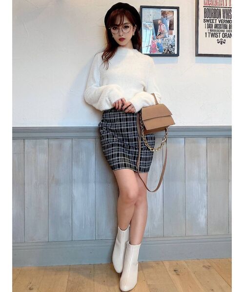 RESEXXY（リゼクシー）の「ハイネックシャギーニットトップス（ニット/セーター・レディース・ホワイト/ブラック/ベージュ・FREE）」の15枚目の写真