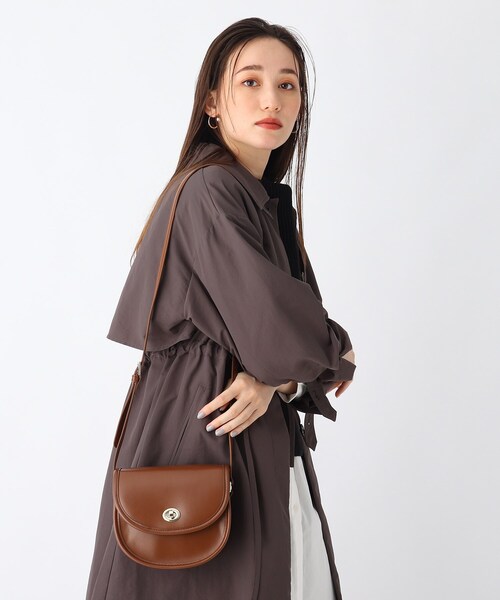 AG by aquagirl（エージーバイアクアガール）の「◆ひねりフラップミニショルダー（ショルダーバッグ・レディース・オフホワイト/キャメル/ブラウン系・00）」の3枚目の写真