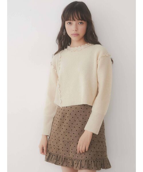 merry jenny（メリージェニー）の「メローアシメショートニット（ニット/セーター・レディース・アイボリー/ブラック/ベージュ・FREE）」の2枚目の写真