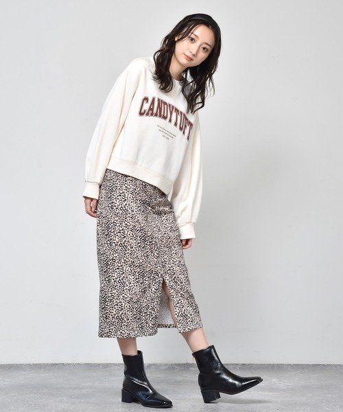 RETRO GIRL（レトロガール）の「裏毛起毛ロゴショートトレーナー（スウェット・レディース・ダークブラウン/オフホワイト/ブルー/グリーン・FREE）」の12枚目の写真