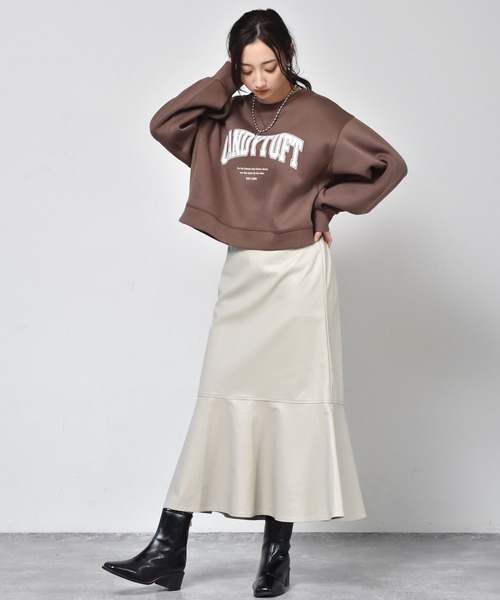 RETRO GIRL（レトロガール）の「裏毛起毛ロゴショートトレーナー（スウェット・レディース・ダークブラウン/オフホワイト/ブルー/グリーン・FREE）」の15枚目の写真