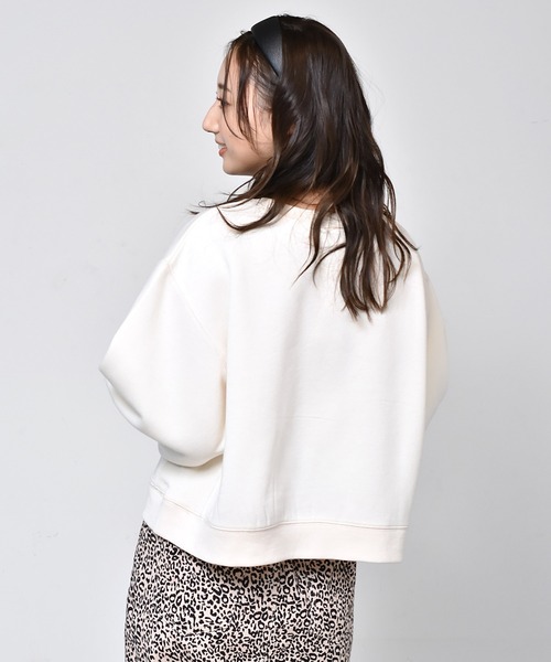 RETRO GIRL（レトロガール）の「裏毛起毛ロゴショートトレーナー（スウェット・レディース・ダークブラウン/オフホワイト/ブルー/グリーン・FREE）」の13枚目の写真