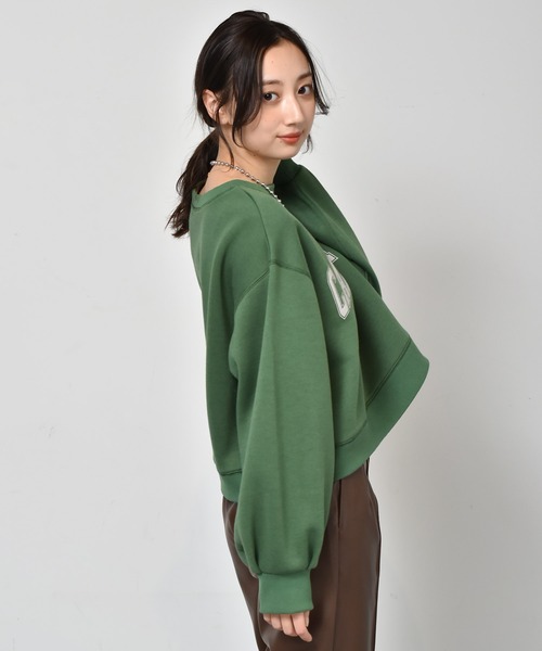 RETRO GIRL（レトロガール）の「裏毛起毛ロゴショートトレーナー（スウェット・レディース・ダークブラウン/オフホワイト/ブルー/グリーン・FREE）」の18枚目の写真