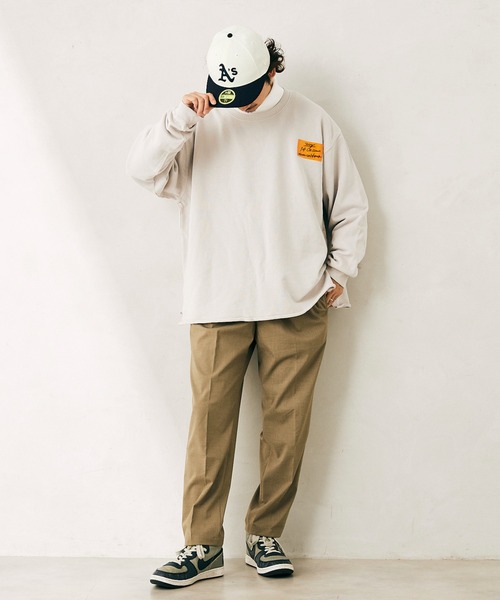 JOURNAL STANDARD relume（ジャーナルスタンダード　レリューム）の「OVERSIZE WIDE SLIT SWEAT（スウェット・メンズ・ブラック/ベージュ/ネイビー/イエロー/グリーン・MEDIUM/LARGE）」の3枚目の写真