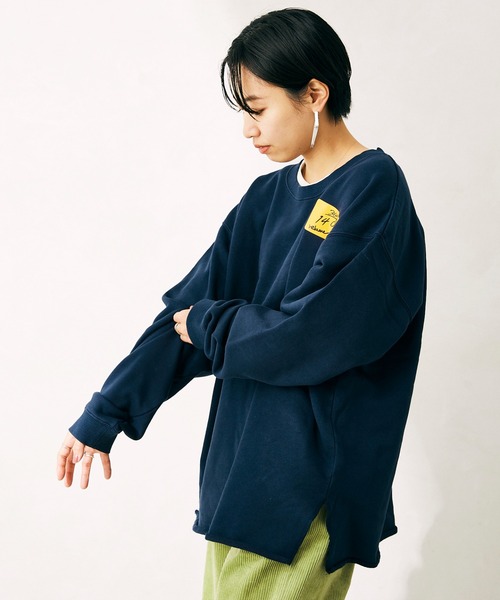 JOURNAL STANDARD relume（ジャーナルスタンダード　レリューム）の「OVERSIZE WIDE SLIT SWEAT（スウェット・メンズ・ブラック/ベージュ/ネイビー/イエロー/グリーン・MEDIUM/LARGE）」の5枚目の写真