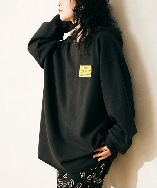 JOURNAL STANDARD relume（ジャーナルスタンダード　レリューム）の「OVERSIZE WIDE SLIT SWEAT（スウェット・メンズ・ブラック/ベージュ/ネイビー/イエロー/グリーン・MEDIUM/LARGE）」の2枚目の写真