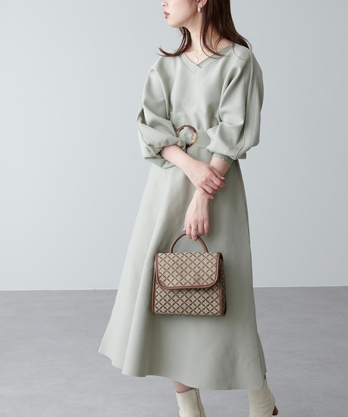 natural couture（ナチュラルクチュール）の「【WEB限定カラー有り】ふわ軽2WAY Aラインワンピース（ワンピース・レディース・オフホワイト/ミント/サックスブルー/ピンク/グレイッシュベージュ/ブラック・FREE）」の4枚目の写真