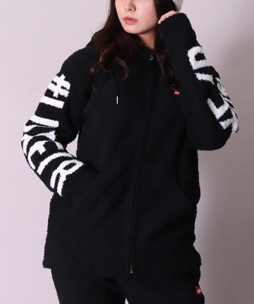 LUXE/R(ラグジュ)の「【ユニセックス】【LUXE/R】袖 & フード ロゴ ジャガード ニット ジップ パーカー(RMS)(パーカー・メンズ・ブラック/ベージュ/ネイビー・MEDIUM/LARGE)」の2枚目の写真