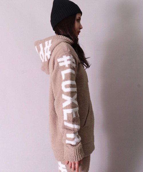 LUXE/R(ラグジュ)の「【ユニセックス】【LUXE/R】袖 & フード ロゴ ジャガード ニット ジップ パーカー(RMS)(パーカー・メンズ・ブラック/ベージュ/ネイビー・MEDIUM/LARGE)」の8枚目の写真
