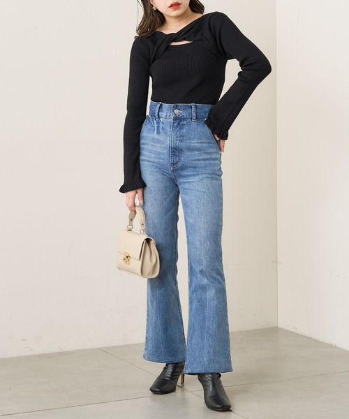 Chico（チコ）の「【新色追加】フロントねじり裾フリルリブニット（ニット/セーター・レディース・ブラック/グレー/ブルー/アイボリー/ピンク系その他2/ホワイト系その他2/ライトベージュ・FREE）」の14枚目の写真