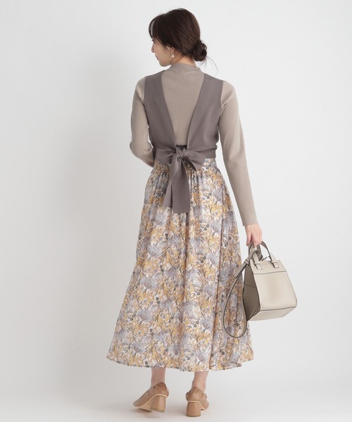 Andemiu（アンデミュウ）の「ボタニカルガラジャカードスカート265636（スカート・レディース・ベージュ/オレンジ/アイボリー・SMALL/MEDIUM）」の4枚目の写真