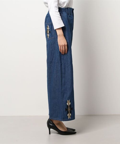 チャイハネ（チャイハネ）の「【チャイハネ】オルカジ刺繍デニムワイドパンツ（デニムパンツ・レディース・ライトブルー/ダークブルー・FREE）」の4枚目の写真