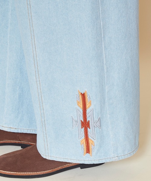 チャイハネ（チャイハネ）の「【チャイハネ】オルカジ刺繍デニムワイドパンツ（デニムパンツ・レディース・ライトブルー/ダークブルー・FREE）」の18枚目の写真