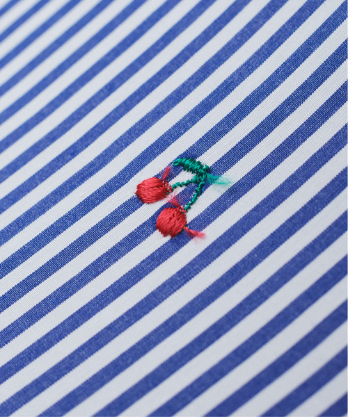 CHILD WOMAN(チャイルドウーマン)の「ストライプチェリー刺繍 日傘(長傘・レディース・ブルー・FREE)」の7枚目の写真