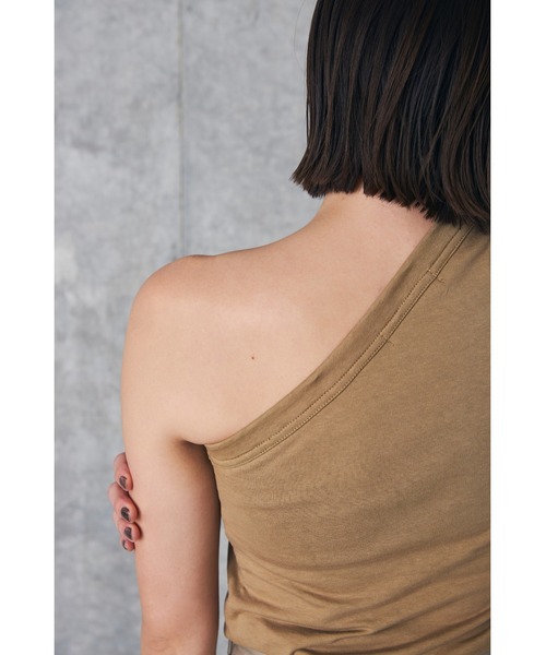 LA PEAU DE GEM（ラポドゥジェム）の「【LA PEAU DE GEM】アシンメトリータンクトップ（Tシャツ/カットソー・レディース・ブラック/カーキ/キャメル・FREE）」の7枚目の写真