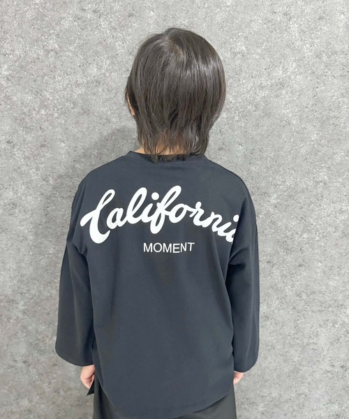 THE CASUAL（カジュアル）の「【ユニセックス】ワイドシルエット　長袖プリントTシャツ（Tシャツ/カットソー・キッズ・ブルー/ブラック系/ベージュ/チャコール/モカ/ミント/ブラック系2/ブラック系1/ホワイト系2/ラベンダー/ホワイト系/パープル系/ブラック/グリーン/グレー系/ベージュ系/ホワイト系1/ホワイト/グリーン系・120cm/110cm/160cm/150cm/130cm/140cm）」の7枚目の写真