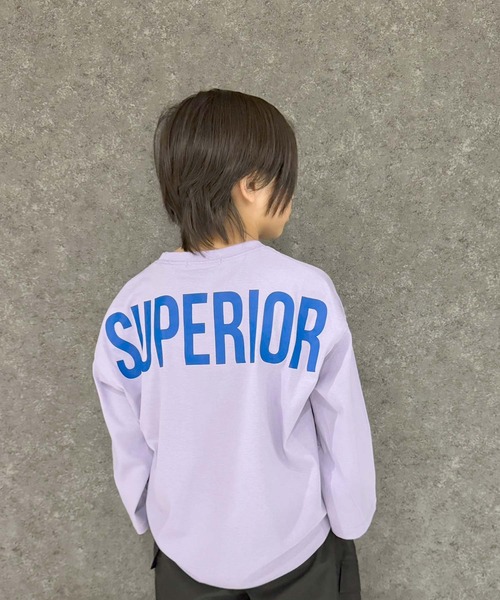 THE CASUAL（カジュアル）の「【ユニセックス】ワイドシルエット　長袖プリントTシャツ（Tシャツ/カットソー・キッズ・ブルー/ブラック系/ベージュ/チャコール/モカ/ミント/ブラック系2/ブラック系1/ホワイト系2/ラベンダー/ホワイト系/パープル系/ブラック/グリーン/グレー系/ベージュ系/ホワイト系1/ホワイト/グリーン系・120cm/110cm/160cm/150cm/130cm/140cm）」の19枚目の写真