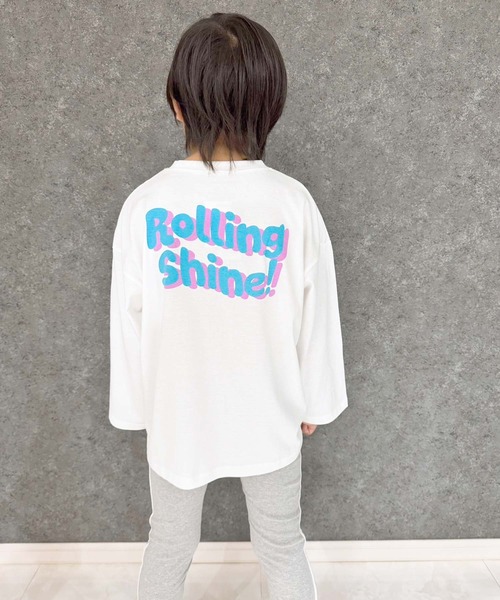 THE CASUAL（カジュアル）の「【ユニセックス】ワイドシルエット　長袖プリントTシャツ（Tシャツ/カットソー・キッズ・ブルー/ブラック系/ベージュ/チャコール/モカ/ミント/ブラック系2/ブラック系1/ホワイト系2/ラベンダー/ホワイト系/パープル系/ブラック/グリーン/グレー系/ベージュ系/ホワイト系1/ホワイト/グリーン系・120cm/110cm/160cm/150cm/130cm/140cm）」の2枚目の写真