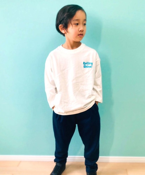 THE CASUAL（カジュアル）の「【ユニセックス】ワイドシルエット　長袖プリントTシャツ（Tシャツ/カットソー・キッズ・ブルー/ブラック系/ベージュ/チャコール/モカ/ミント/ブラック系2/ブラック系1/ホワイト系2/ラベンダー/ホワイト系/パープル系/ブラック/グリーン/グレー系/ベージュ系/ホワイト系1/ホワイト/グリーン系・120cm/110cm/160cm/150cm/130cm/140cm）」の20枚目の写真