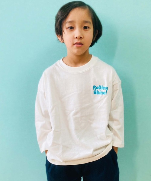 THE CASUAL（カジュアル）の「【ユニセックス】ワイドシルエット　長袖プリントTシャツ（Tシャツ/カットソー・キッズ・ブルー/ブラック系/ベージュ/チャコール/モカ/ミント/ブラック系2/ブラック系1/ホワイト系2/ラベンダー/ホワイト系/パープル系/ブラック/グリーン/グレー系/ベージュ系/ホワイト系1/ホワイト/グリーン系・120cm/110cm/160cm/150cm/130cm/140cm）」の21枚目の写真