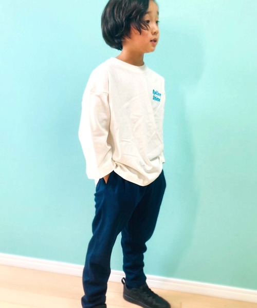 THE CASUAL（カジュアル）の「【ユニセックス】ワイドシルエット　長袖プリントTシャツ（Tシャツ/カットソー・キッズ・ブルー/ブラック系/ベージュ/チャコール/モカ/ミント/ブラック系2/ブラック系1/ホワイト系2/ラベンダー/ホワイト系/パープル系/ブラック/グリーン/グレー系/ベージュ系/ホワイト系1/ホワイト/グリーン系・120cm/110cm/160cm/150cm/130cm/140cm）」の22枚目の写真