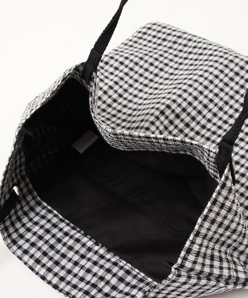 ehka sopo（エヘカソポ）の「ギンガムハトメトートバッグ（トートバッグ・レディース・ブラック/ブルー/ミント・ﾌﾘ-）」の6枚目の写真