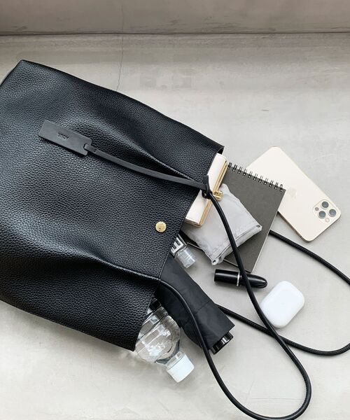 OPAQUE.CLIP（オペークドットクリップ）の「◆軽量シュリンクA4トートバッグ（トートバッグ・レディース・ブラック/グレー/オフホワイト/サンドベージュ・00）」の6枚目の写真