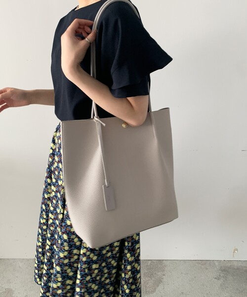 OPAQUE.CLIP（オペークドットクリップ）の「◆軽量シュリンクA4トートバッグ（トートバッグ・レディース・ブラック/グレー/オフホワイト/サンドベージュ・00）」の4枚目の写真