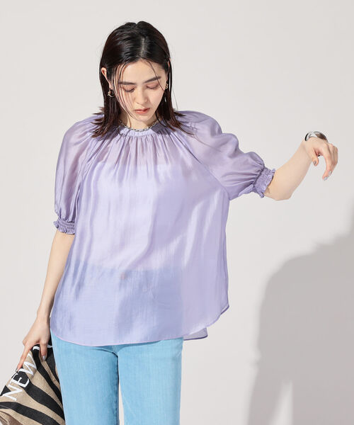 NOLLEY’S Sophi(ノーリーズソフィ)の「2WAYシアー袖シャーリングブラウス(シャツ/ブラウス・レディース・グレイッシュブルー/ライトパープル/オレンジ/オフホワイト/ベージュ・38/36)」の4枚目の写真