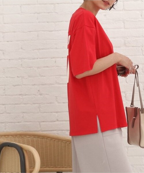 Cutie Blonde(キューティーブロンド)の「◆【S-L】バックロゴフットボールTシャツ(Tシャツ/カットソー・レディース・ブラック/オフホワイト/ブルー/レッド系1・01/02/03)」の4枚目の写真