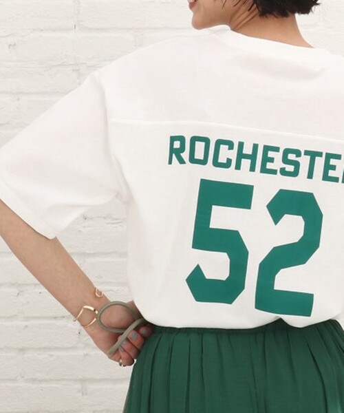 Cutie Blonde(キューティーブロンド)の「◆【S-L】バックロゴフットボールTシャツ(Tシャツ/カットソー・レディース・ブラック/オフホワイト/ブルー/レッド系1・01/02/03)」の2枚目の写真