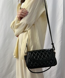 キルティングスクエアショルダーバッグ