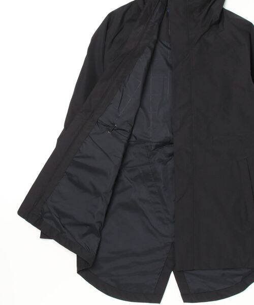 BURTON(バートン)の「防水 速乾 Veridry 2L レインジャケット(マウンテンパーカー・レディース・ブラック/カーキ・S/M)」の3枚目の写真