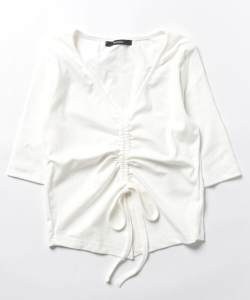 EMODA(エモダ)の「2WAYストラップヘムスリットトップ(Tシャツ/カットソー・レディース・ブラック/グレー/ブルー/ホワイト・FREE)」の2枚目の写真