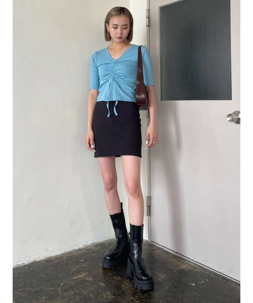 EMODA(エモダ)の「2WAYストラップヘムスリットトップ(Tシャツ/カットソー・レディース・ブラック/グレー/ブルー/ホワイト・FREE)」の10枚目の写真