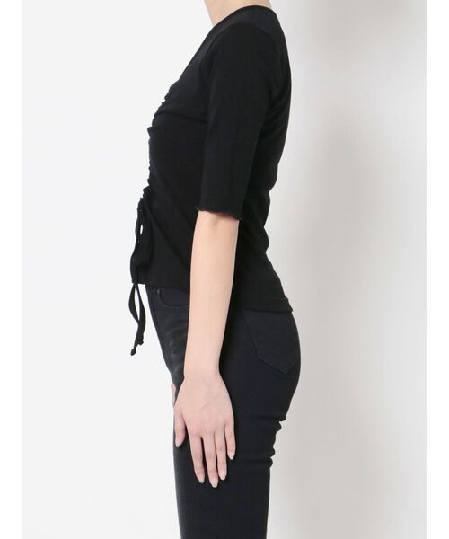 EMODA(エモダ)の「2WAYストラップヘムスリットトップ(Tシャツ/カットソー・レディース・ブラック/グレー/ブルー/ホワイト・FREE)」の12枚目の写真