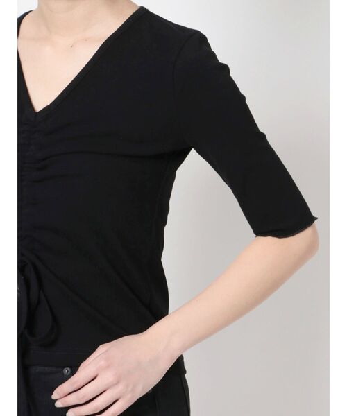 EMODA(エモダ)の「2WAYストラップヘムスリットトップ(Tシャツ/カットソー・レディース・ブラック/グレー/ブルー/ホワイト・FREE)」の15枚目の写真