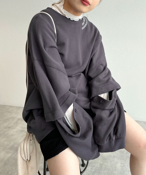 w closet(ダブルクローゼット)の「【2WAY】刺繍ロゴプルオーバー(スウェット・レディース・ラベンダー/スミクロ/キナリ・FREE)」の3枚目の写真