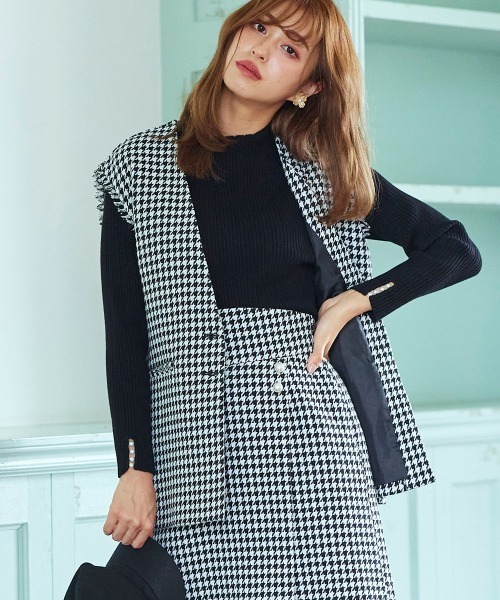 き⭐︎です♡新品REGINAジレ QUEENS COURT（クイーンズコート）の「千鳥柄ジレ（ベスト）」 - WEAR