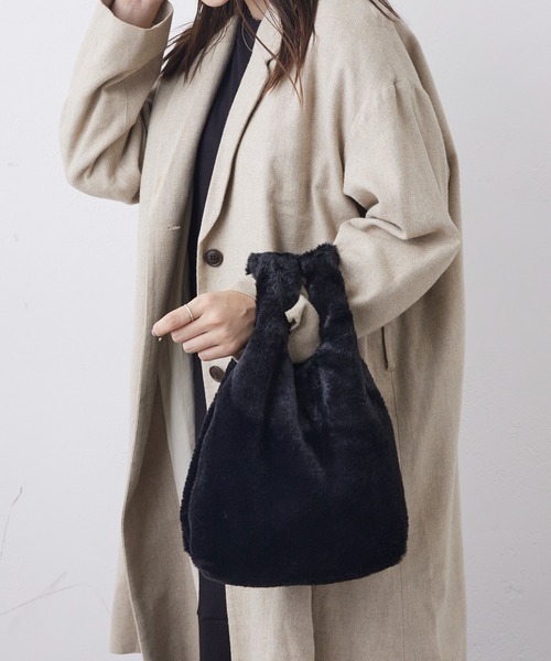 Actually（アクチュアリー）の「コットニー ファーバッグ（トートバッグ・レディース・ブラック/ベージュ/グレー・フリー）」の2枚目の写真