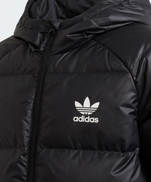 adidas（アディダス）の「アディカラー ロングダウンジャケット