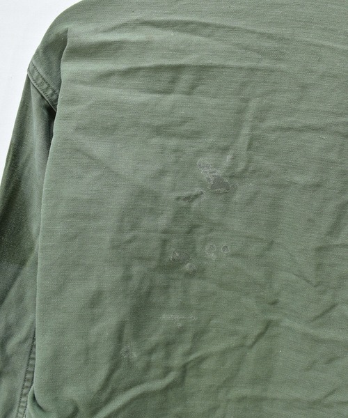 VINTAGE（ヴィンテージ）の「【ヴィンテージ古着】ミリタリー US.ARMY ワッペン刺繍 ユーティリティシャツ（シャツ/ブラウス・メンズ・グリーン・LARGE）」の9枚目の写真